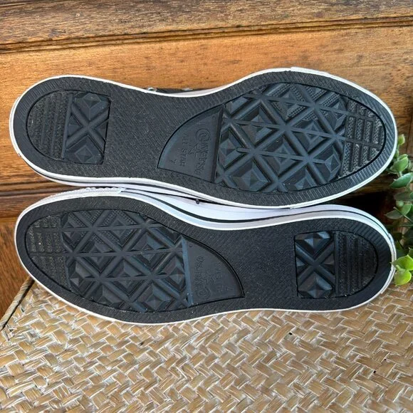 Converse Chuck Taylor All Star Low Top Black Onyx Silver Rose Print – Women’s 9 - Picture 9 of 12